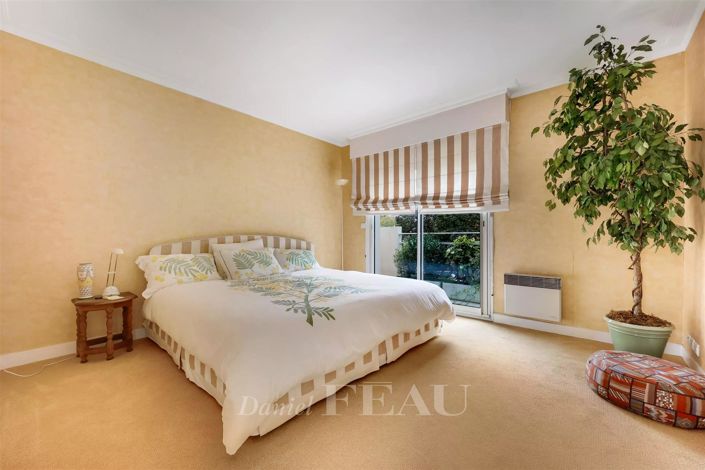 Image No.11-5 Bed House for sale