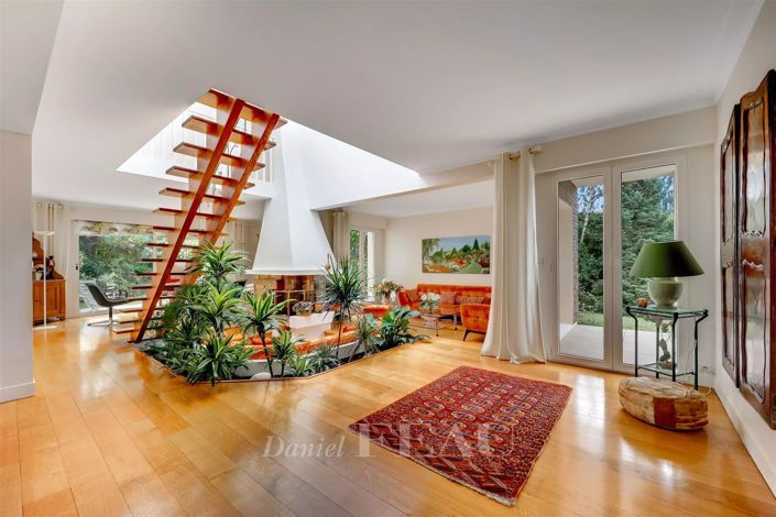 Image No.3-5 Bed House for sale