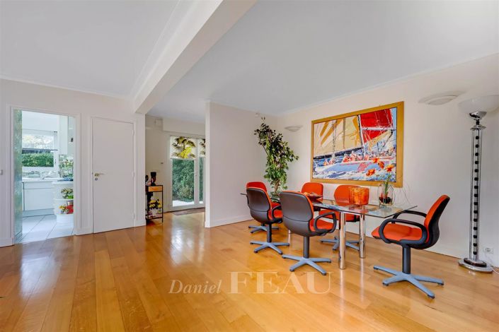 Image No.4-5 Bed House for sale