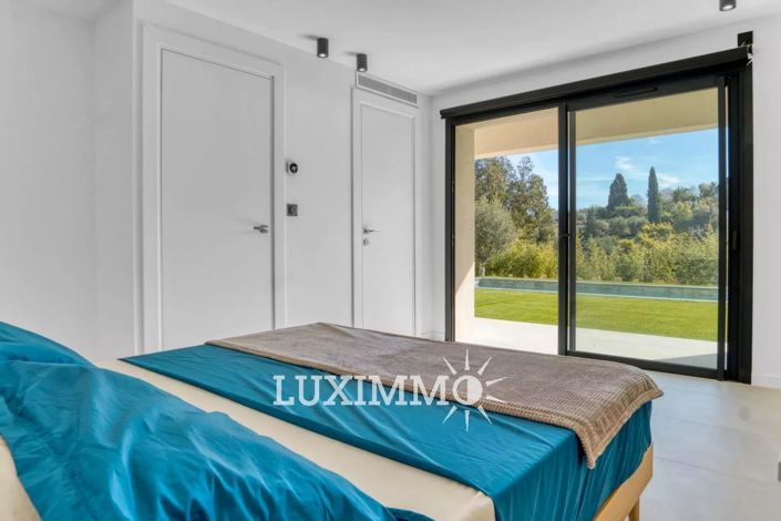 Image No.13-4 Bed House for sale