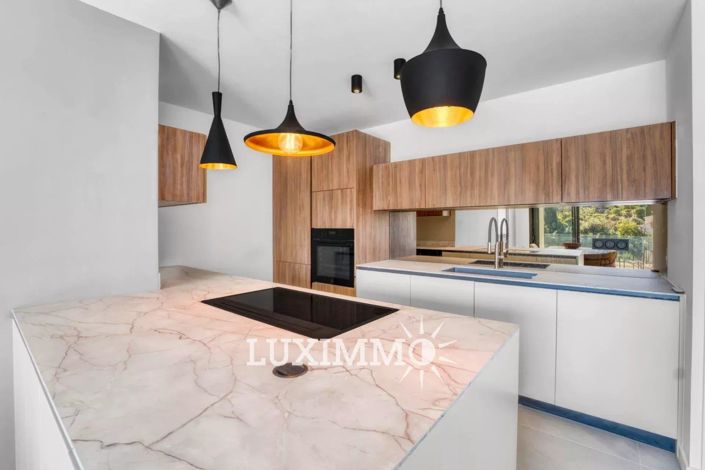 Image No.8-4 Bed House for sale