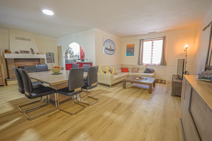 Image No.16-4 Bed House for sale