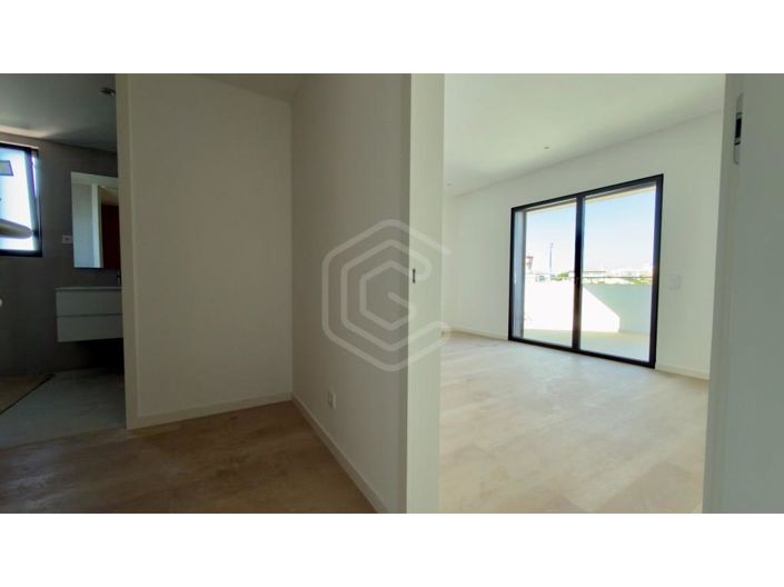 Image No.15-3 Bed Apartment for sale