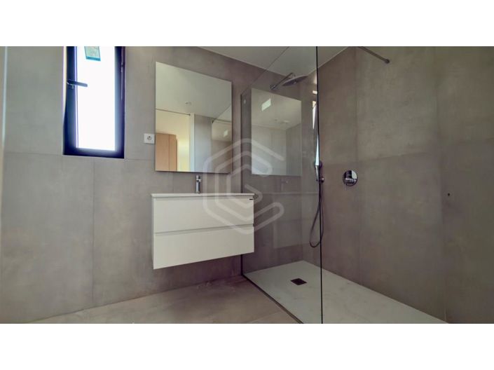 Image No.18-3 Bed Apartment for sale