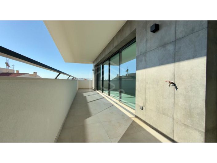 Image No.20-3 Bed Apartment for sale