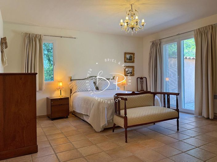 Image No.13-3 Bed House for sale