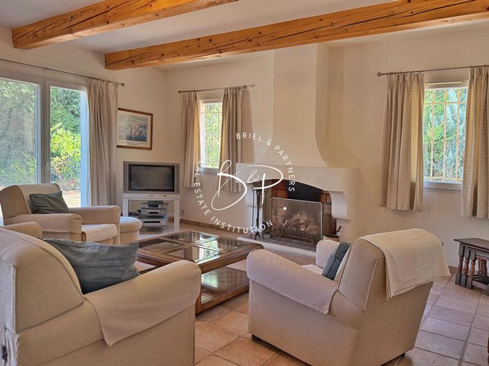 Image No.6-3 Bed House for sale