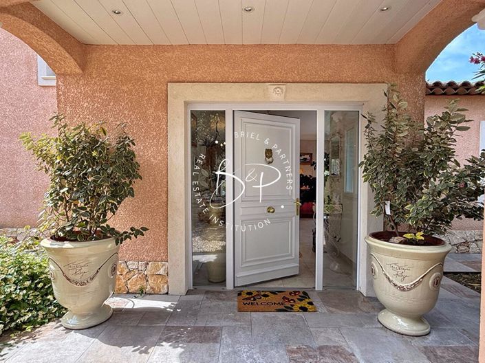 Image No.5-6 Bed House for sale