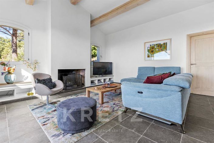 Image No.7-5 Bed House for sale