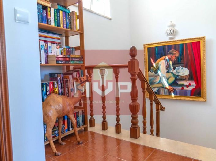 Image No.11-3 Bed House for sale