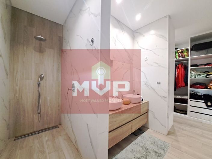 Image No.21-5 Bed House for sale