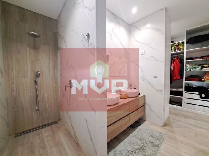 Image No.22-5 Bed House for sale