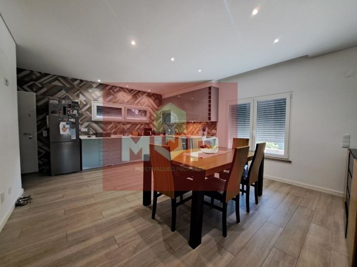 Image No.3-5 Bed House for sale