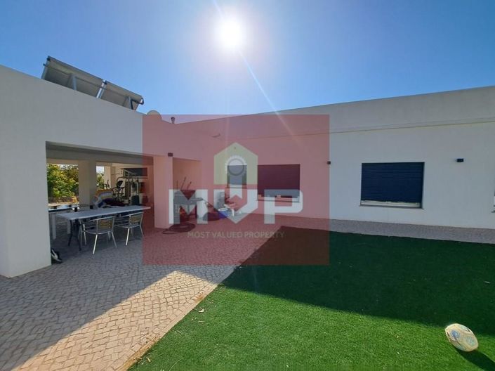 Image No.37-5 Bed House for sale