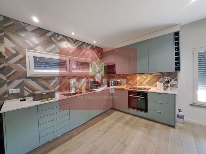 Image No.4-5 Bed House for sale