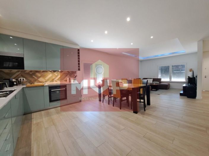 Image No.5-5 Bed House for sale