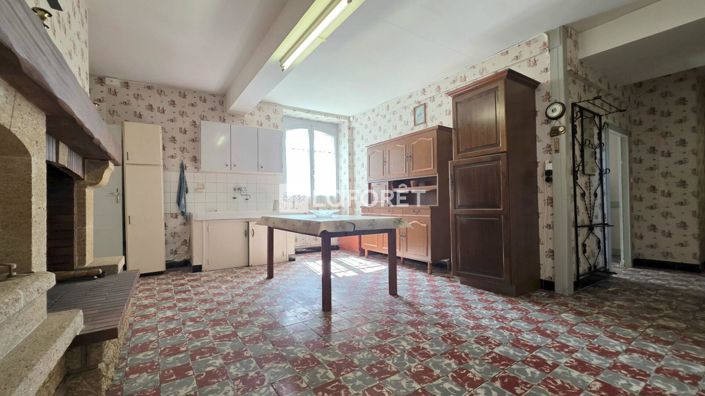 Image No.7-8 Bed House for sale