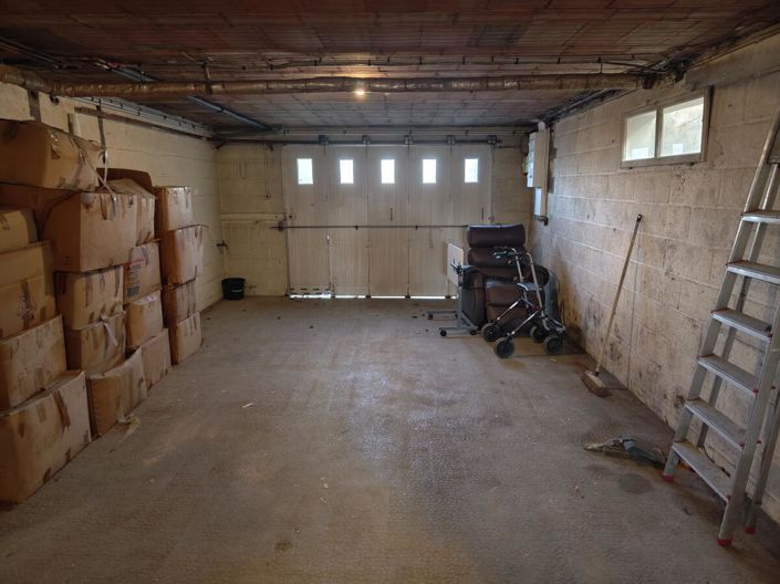 Image No.18-5 Bed House for sale