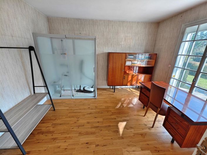 Image No.9-5 Bed House for sale