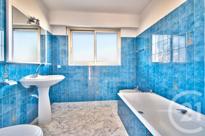 Image No.10-3 Bed Apartment for sale