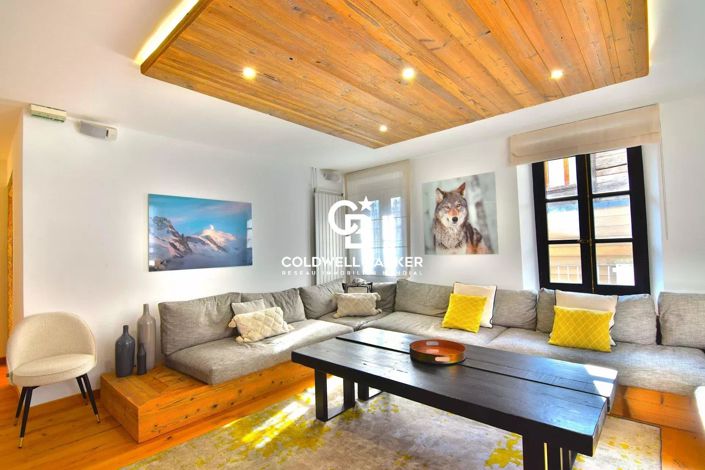 Image No.6-8 Bed House for sale