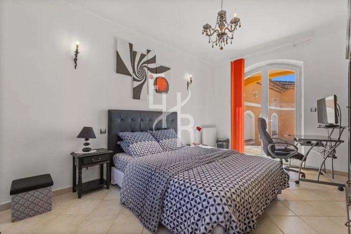 Image No.24-House for sale