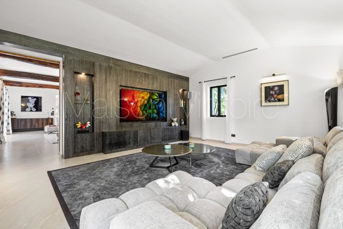 Image No.19-8 Bed House for sale