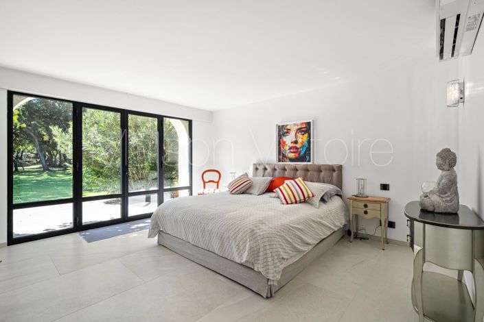 Image No.21-8 Bed House for sale