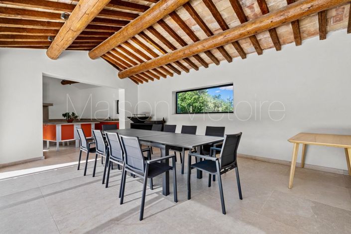 Image No.9-8 Bed House for sale