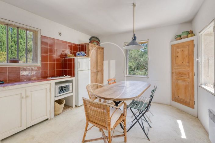 Image No.3-4 Bed House for sale