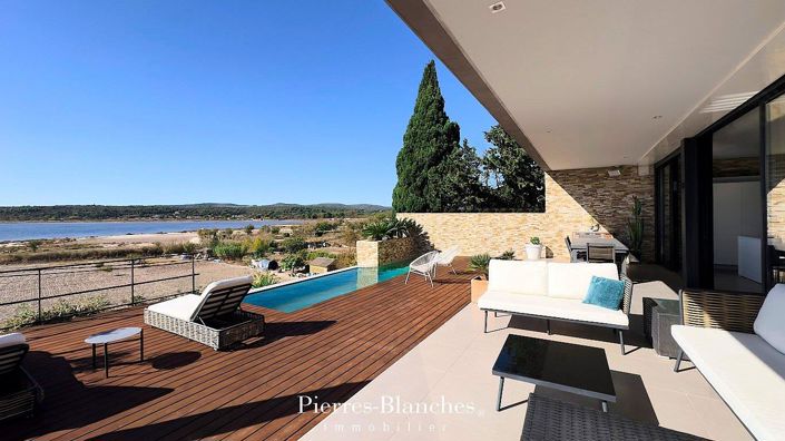 Image No.1-4 Bed House for sale