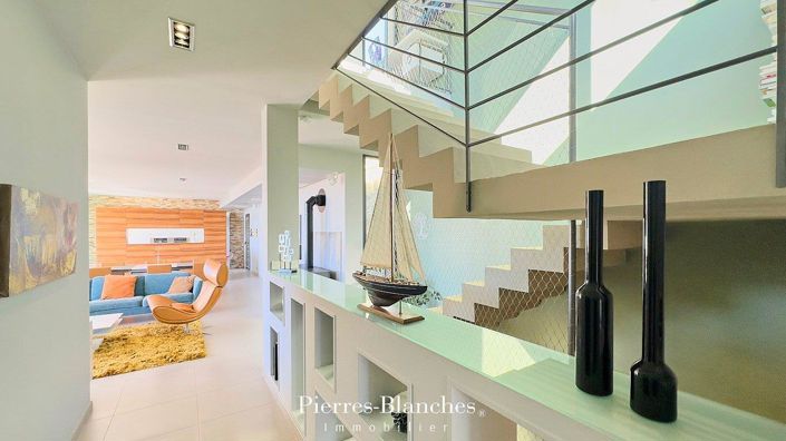 Image No.5-4 Bed House for sale