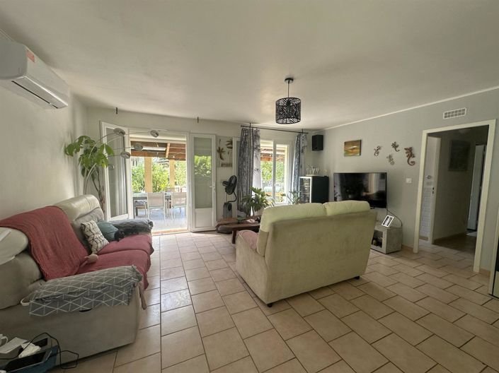 Image No.11-3 Bed House for sale