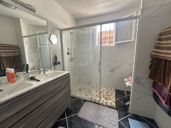 Image No.17-3 Bed House for sale