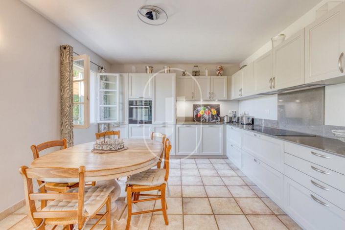 Image No.3-4 Bed House for sale