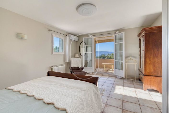 Image No.8-4 Bed House for sale