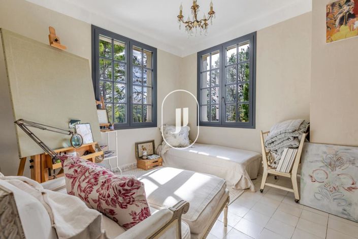 Image No.10-4 Bed House for sale