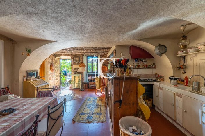 Image No.10-4 Bed House for sale