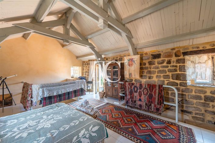 Image No.18-4 Bed House for sale