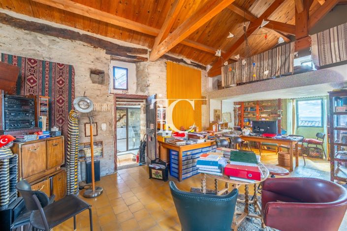 Image No.6-4 Bed House for sale