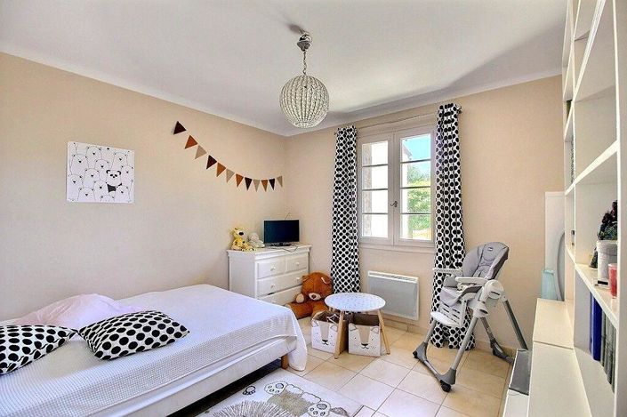 Image No.12-4 Bed House for sale