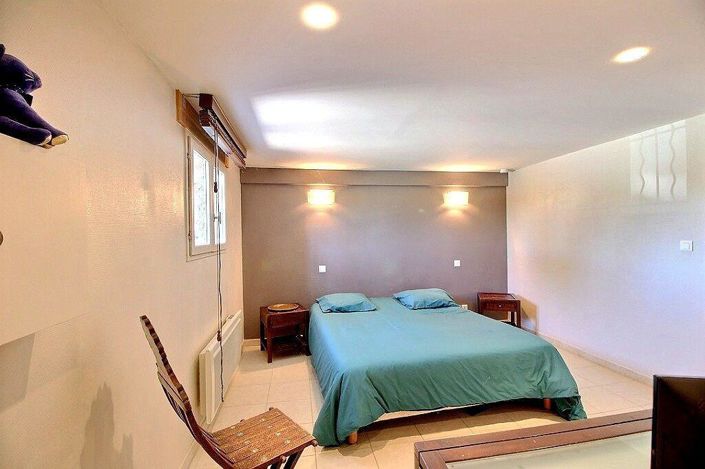 Image No.14-4 Bed House for sale