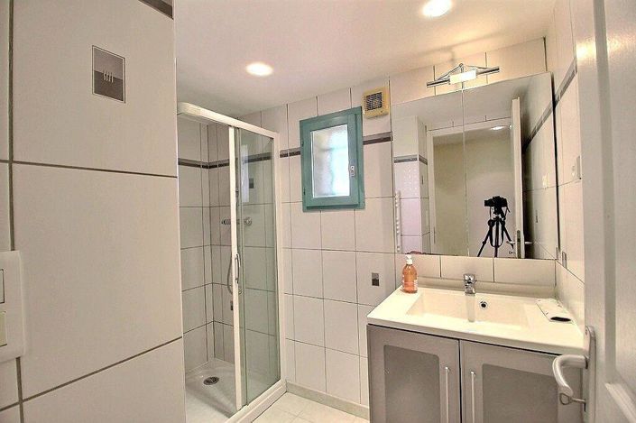 Image No.16-4 Bed House for sale