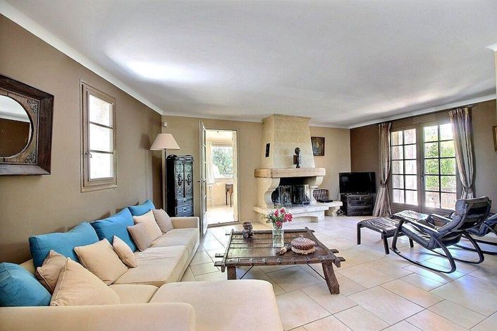 Image No.6-4 Bed House for sale