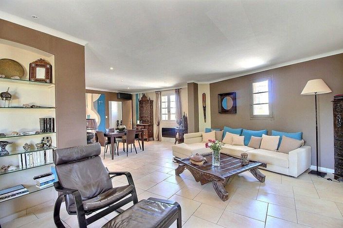 Image No.8-4 Bed House for sale