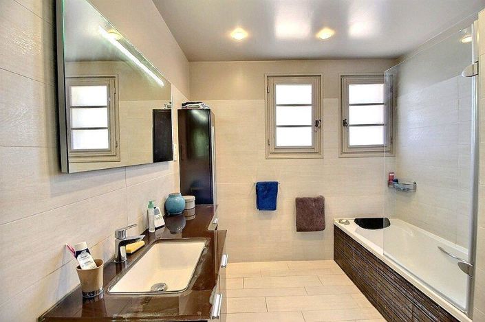 Image No.9-4 Bed House for sale