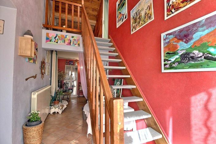 Image No.10-8 Bed House for sale