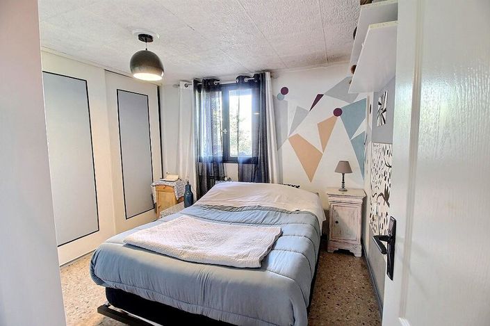 Image No.7-8 Bed House for sale