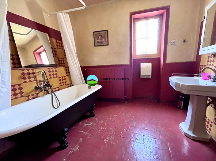 Image No.16-6 Bed House for sale