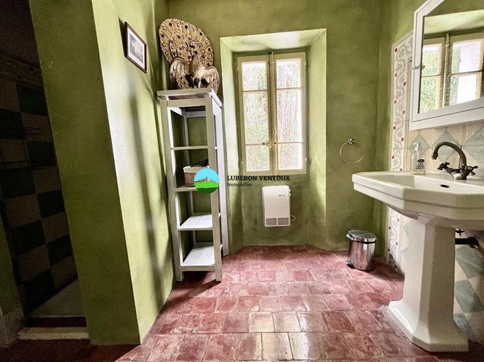 Image No.8-6 Bed House for sale